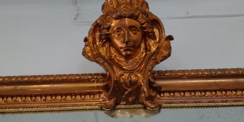 specchirsa figura donna cimasa decorata dorata