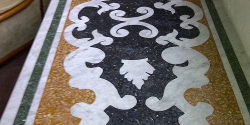 tavolo marmo bianco nero graniglia piano rettangolare